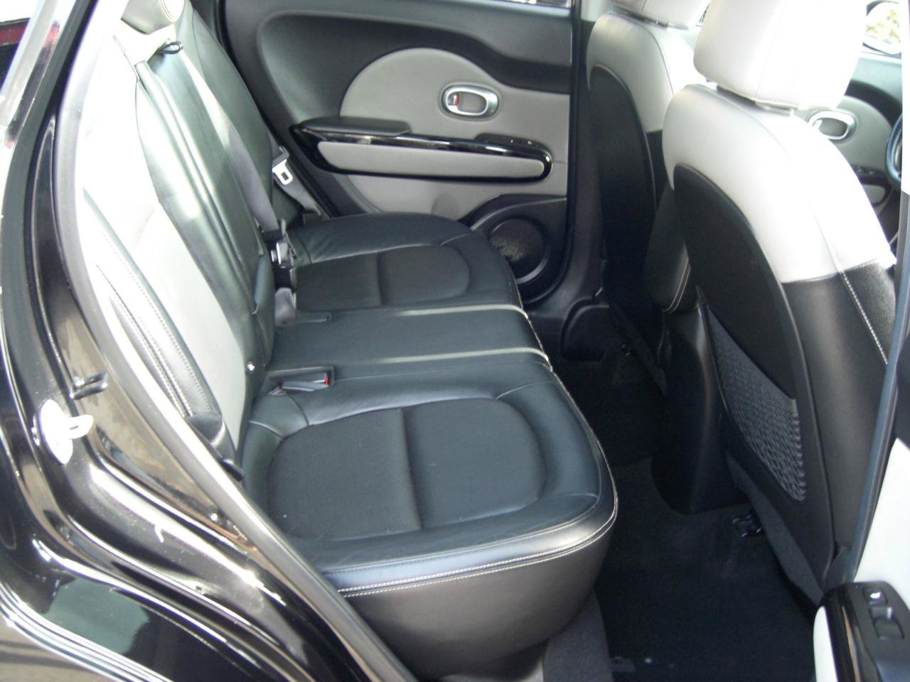 Used 2016 Kia Soul + w/ Primo Package FWD image 19