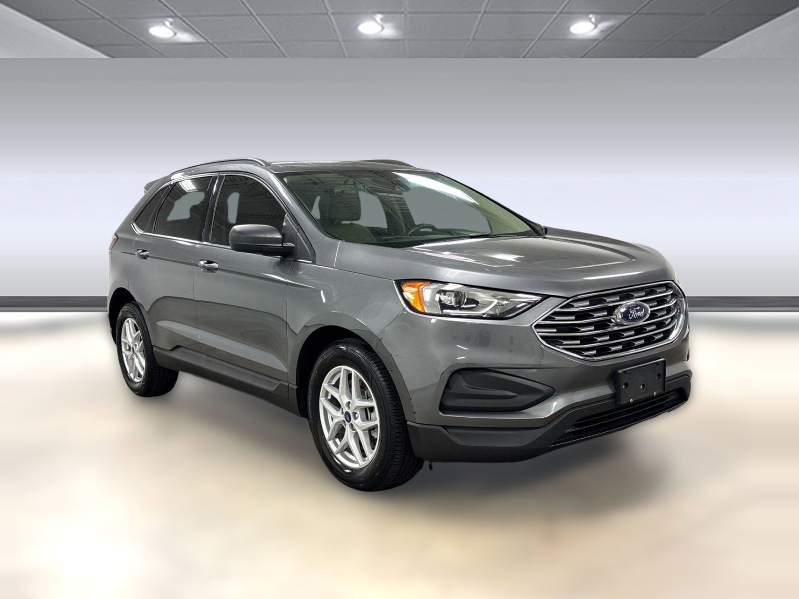 Used 2021 Ford Edge SE image 5