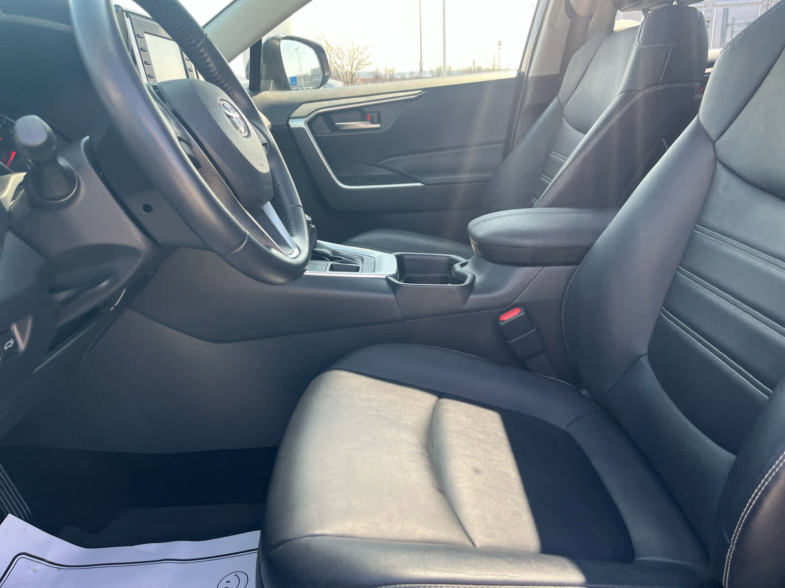 Used 2021 Toyota RAV4 XLE Premium image 24