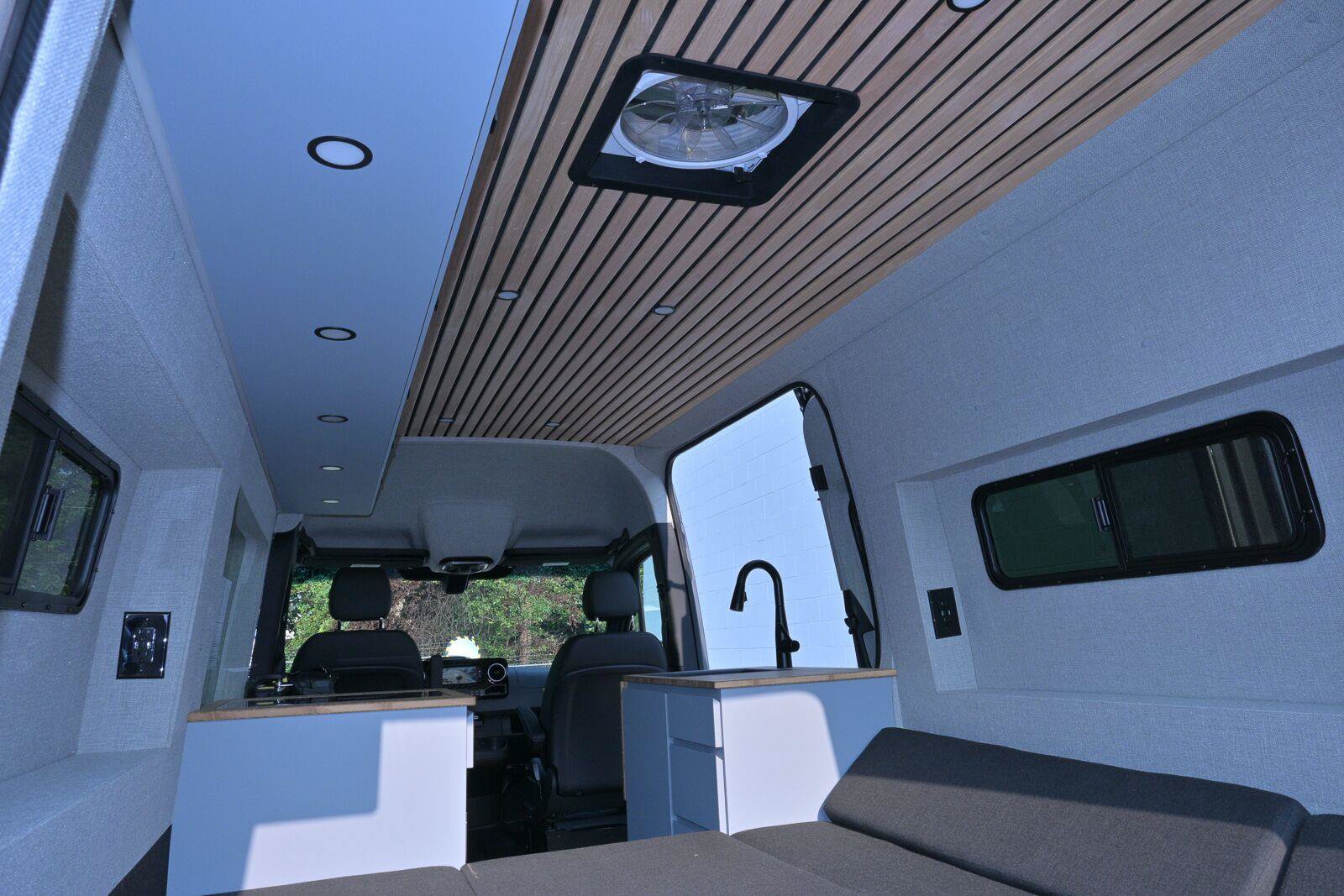 Used 2025 Mercedes-Benz Sprinter 2500 image 23