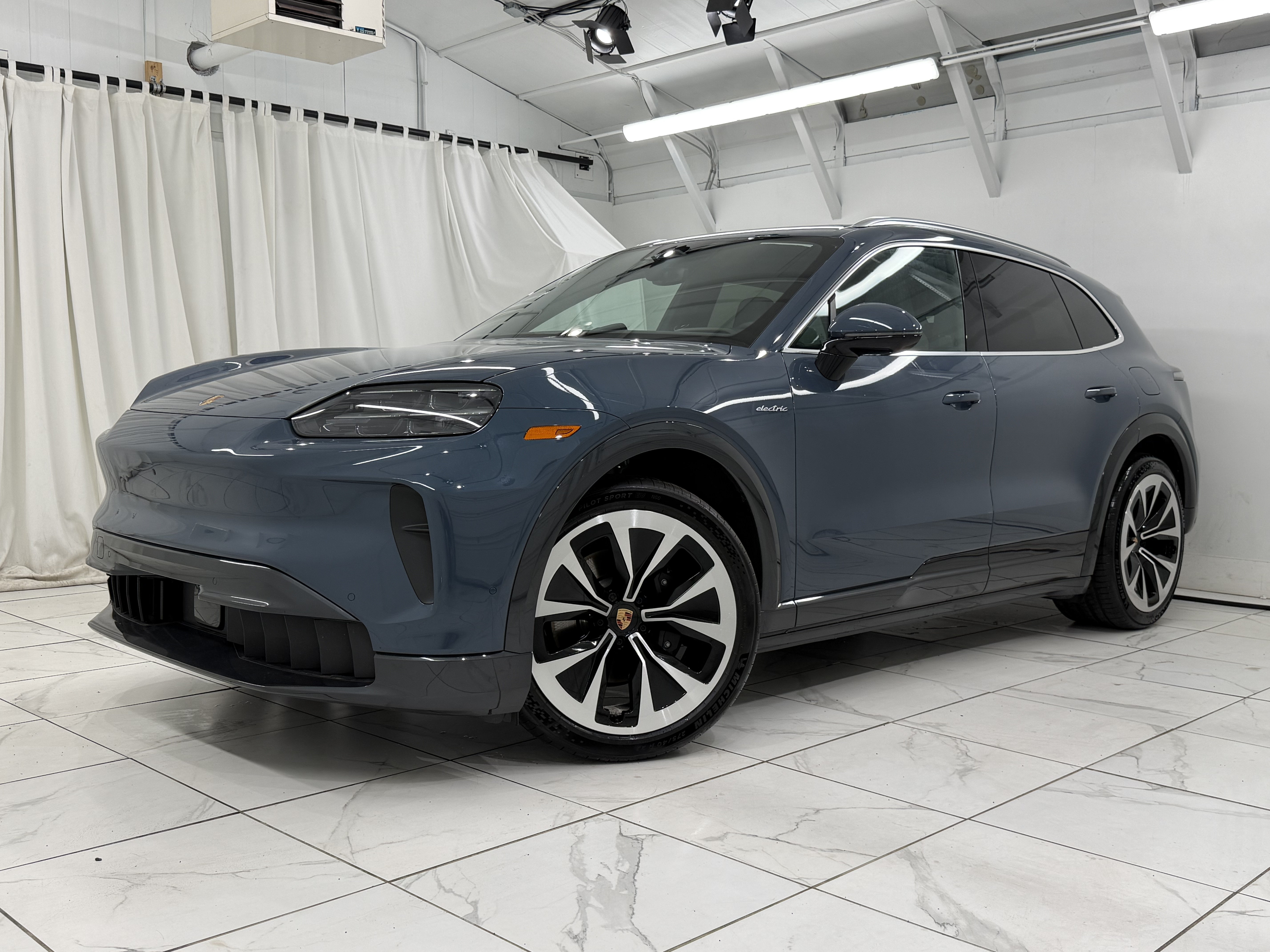 New 2026 Porsche Cayenne Electric AWD/4WD image 6