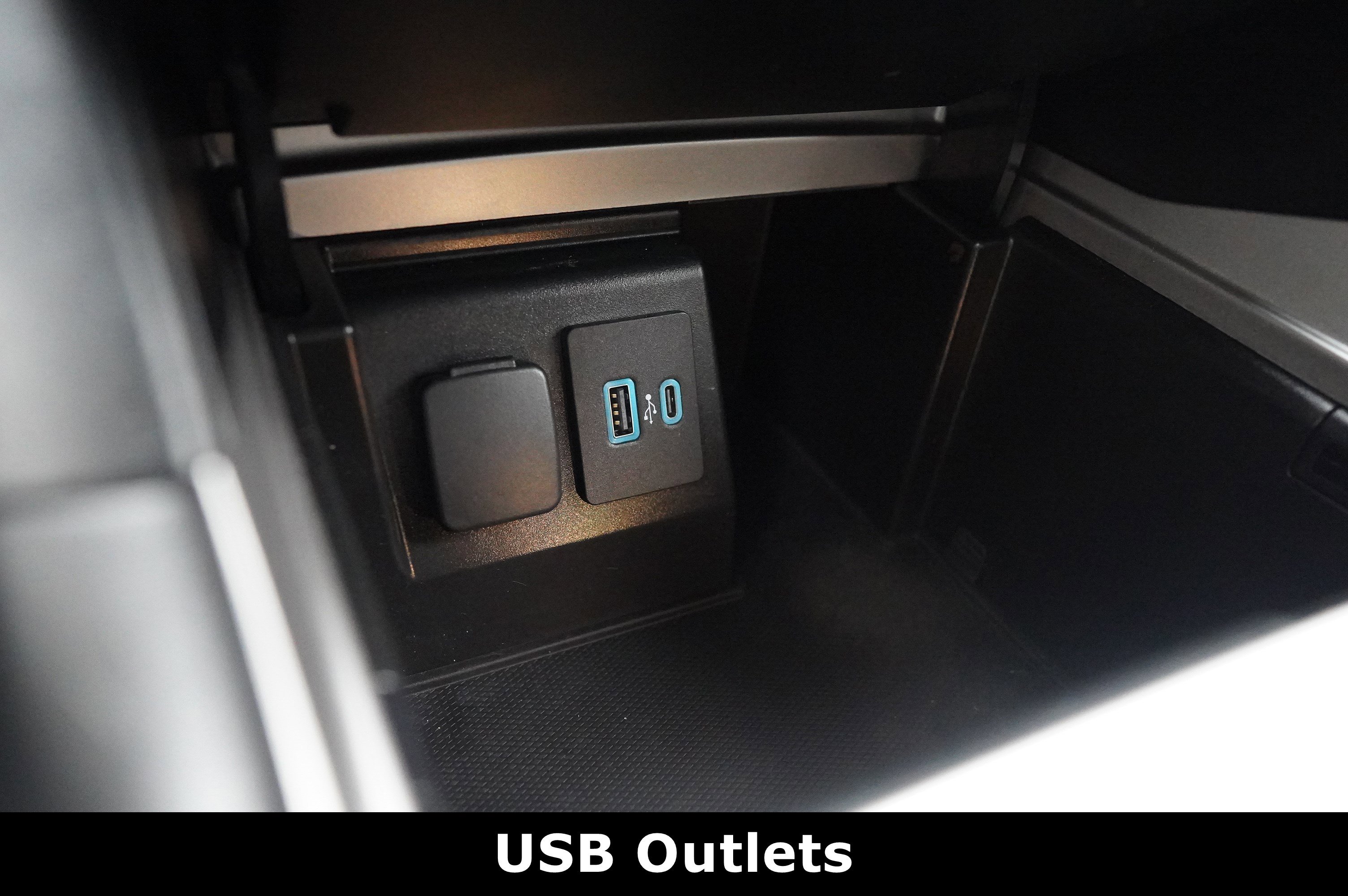 Used 2020 Ford Explorer XLT image 9