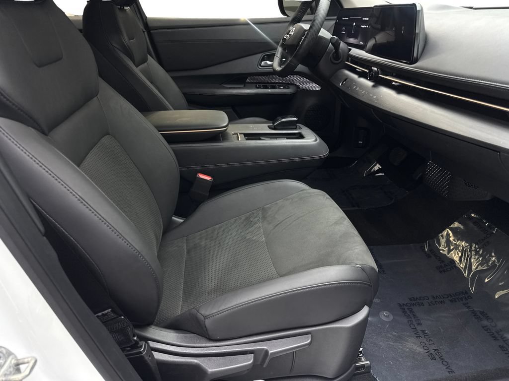 Used 2024 Nissan Ariya AWD image 45