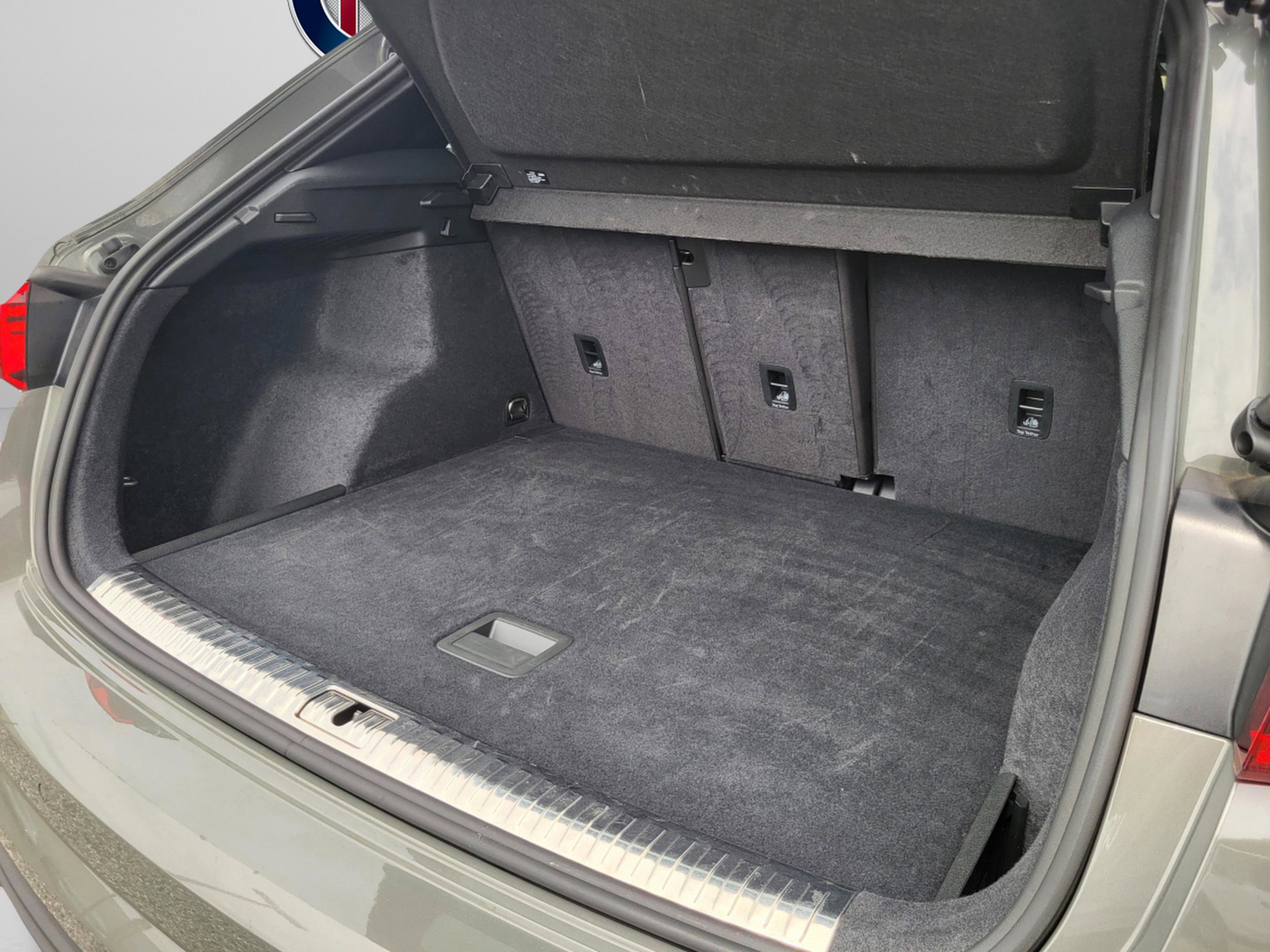 Used 2025 Audi Q3 2.0T Premium image 31