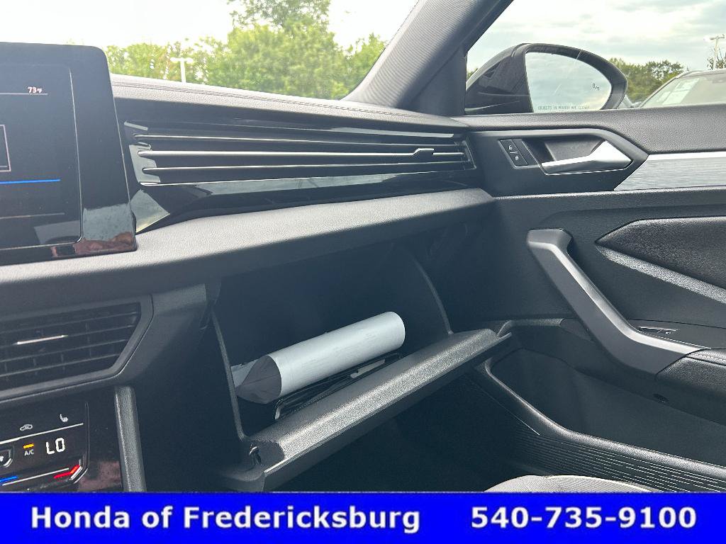 Used 2025 Volkswagen Jetta Sport FWD image 22