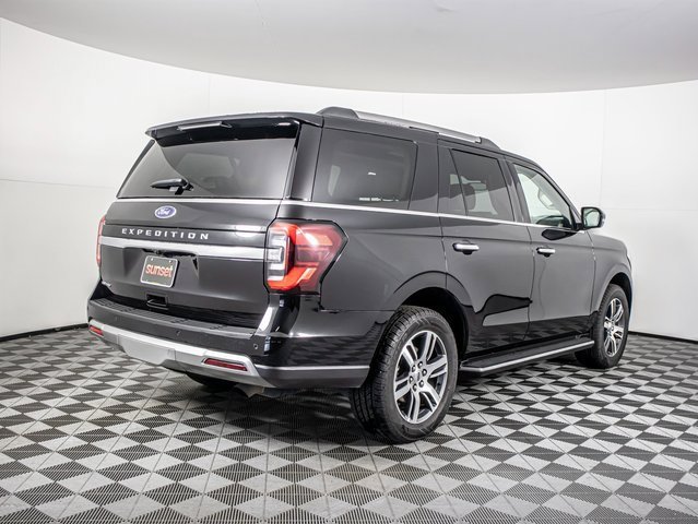 Used 2023 Ford Expedition Limited image 3