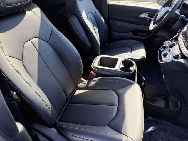 New 2026 Chrysler Pacifica Select image 15