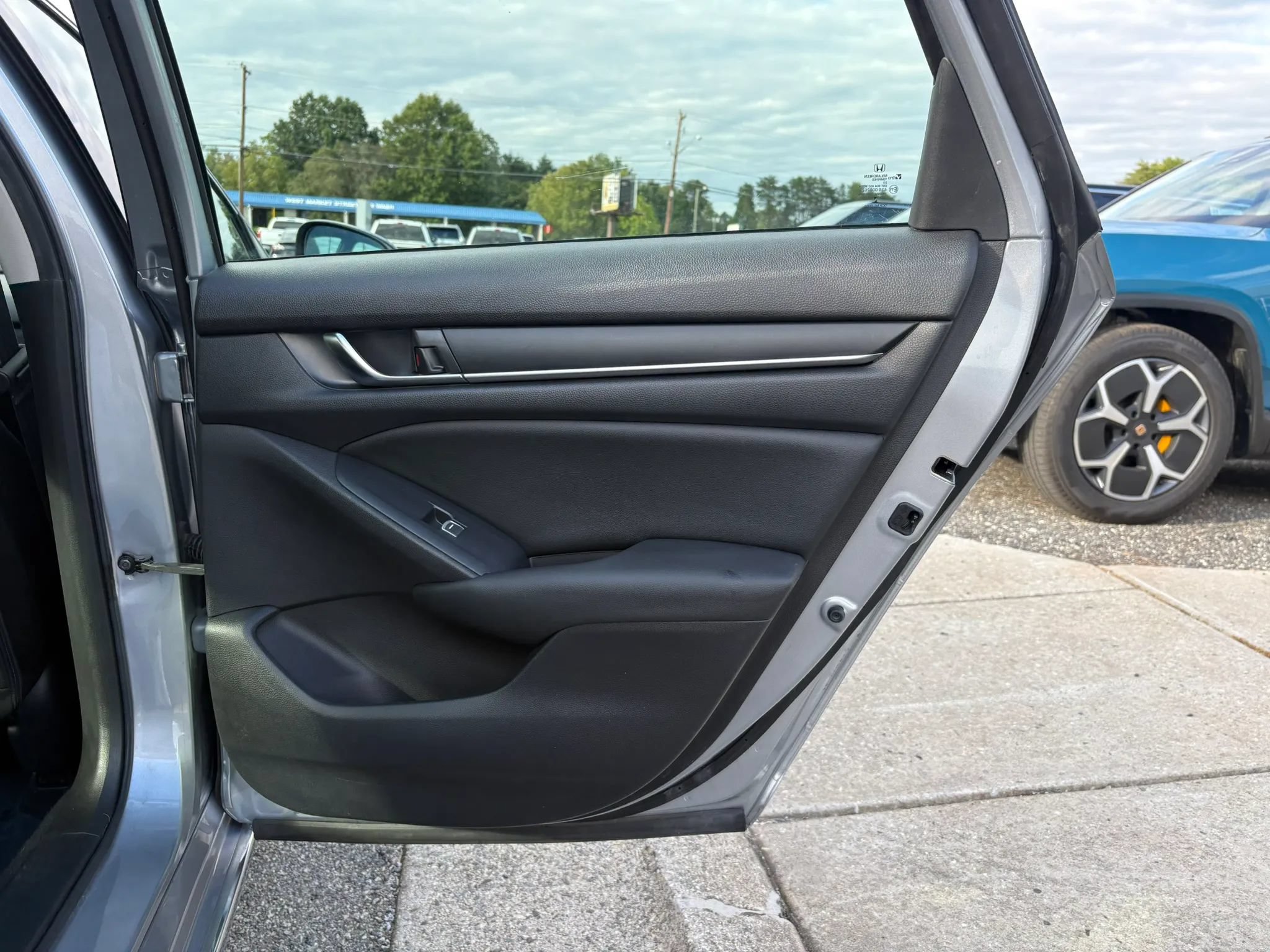 Used 2020 Honda Accord EX image 13