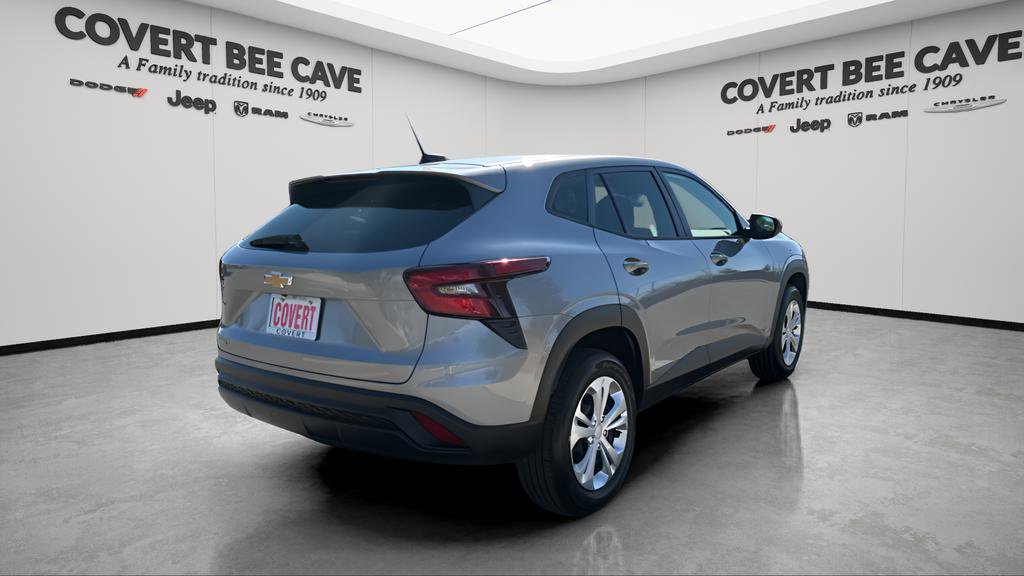 Used 2024 Chevrolet Trax LS w/ Driver Confidence Package image 9