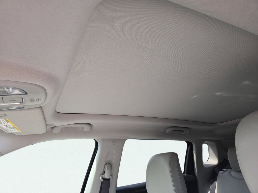 Used 2022 Jeep Compass Latitude w/ Sun and Sound Group image 18