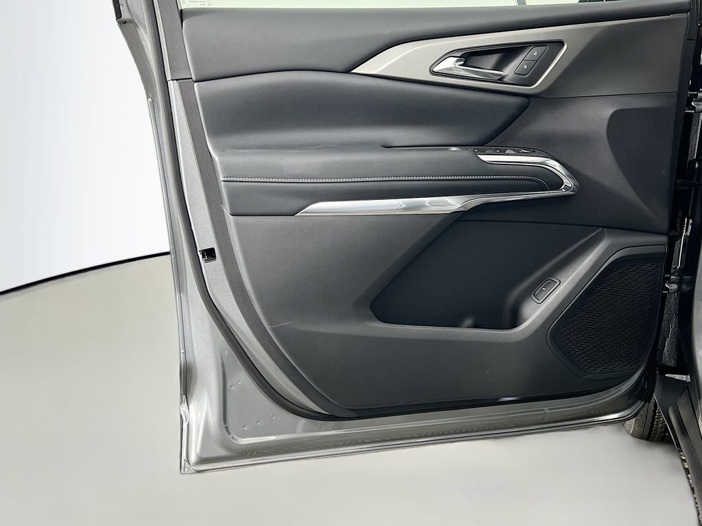 New 2026 Chevrolet Traverse LT w/ LPO, Floor Liner Package image 18
