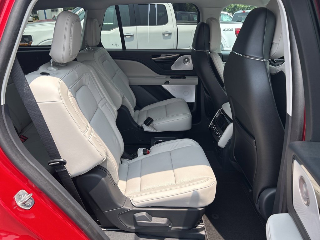 New 2025 Lincoln Aviator Reserve w/ Equipment Group 201A image 18