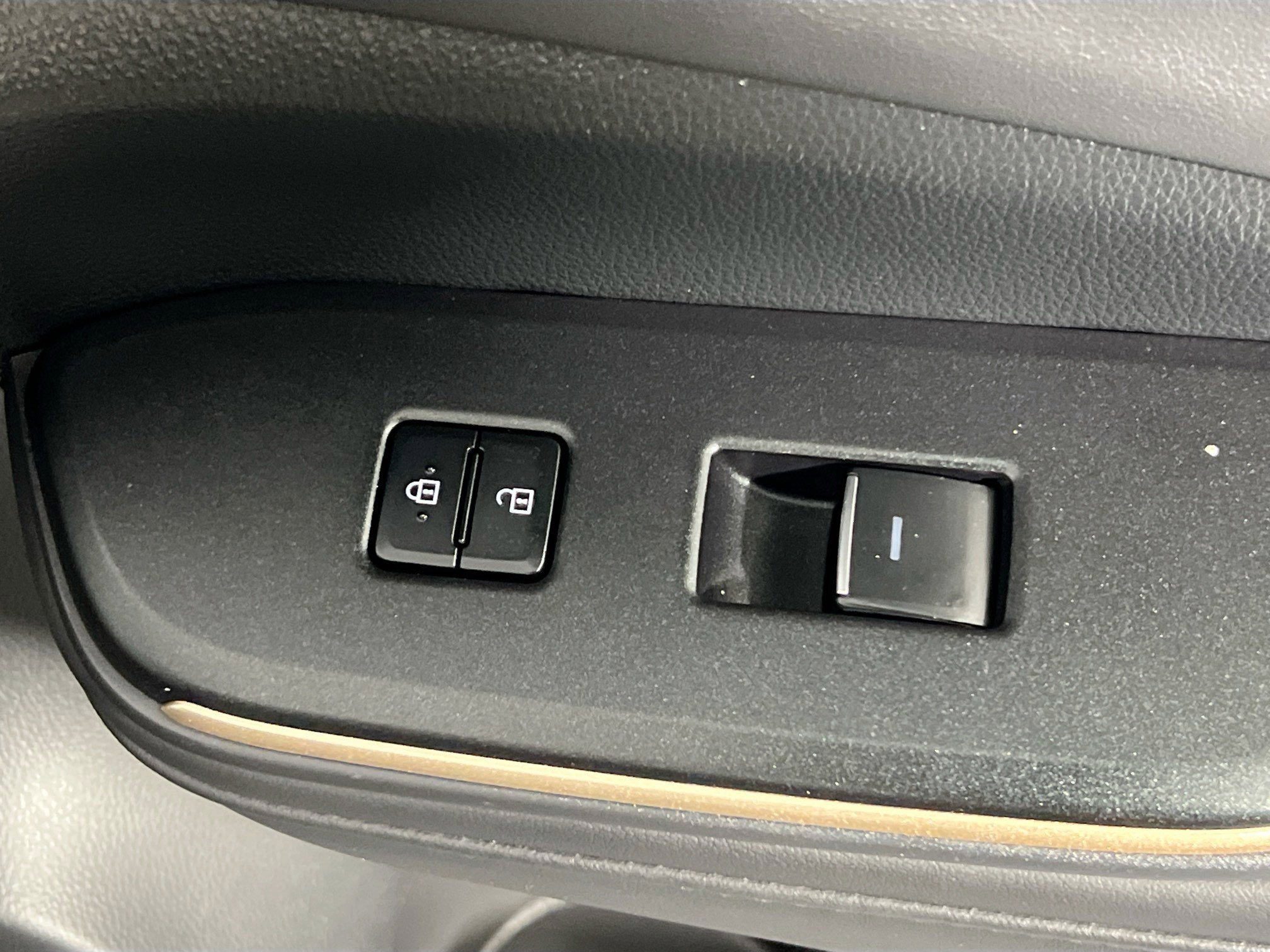 Used 2023 Toyota Crown Limited image 32