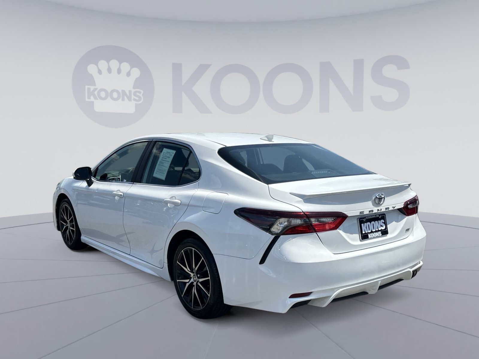 Used 2024 Toyota Camry SE FWD image 14