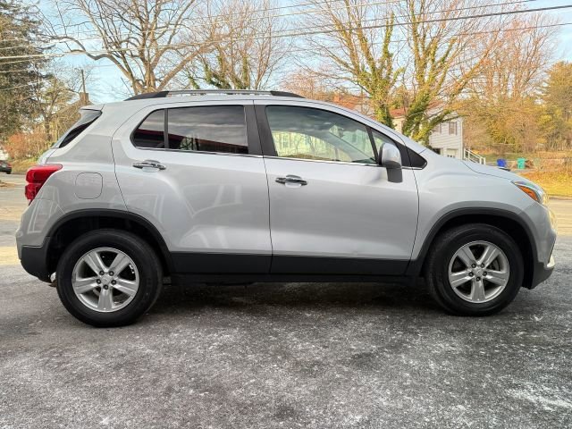 Used 2019 Chevrolet Trax LT w/ LT Convenience Package image 6
