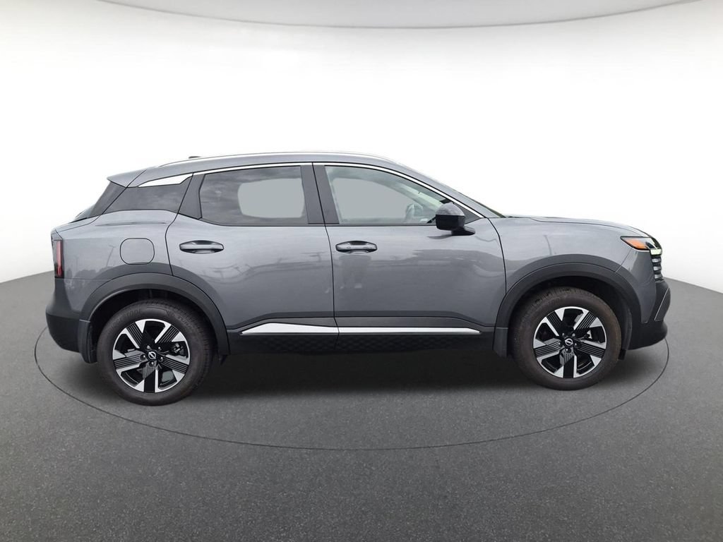 Used 2026 Nissan Kicks SV AWD/4WD image 4
