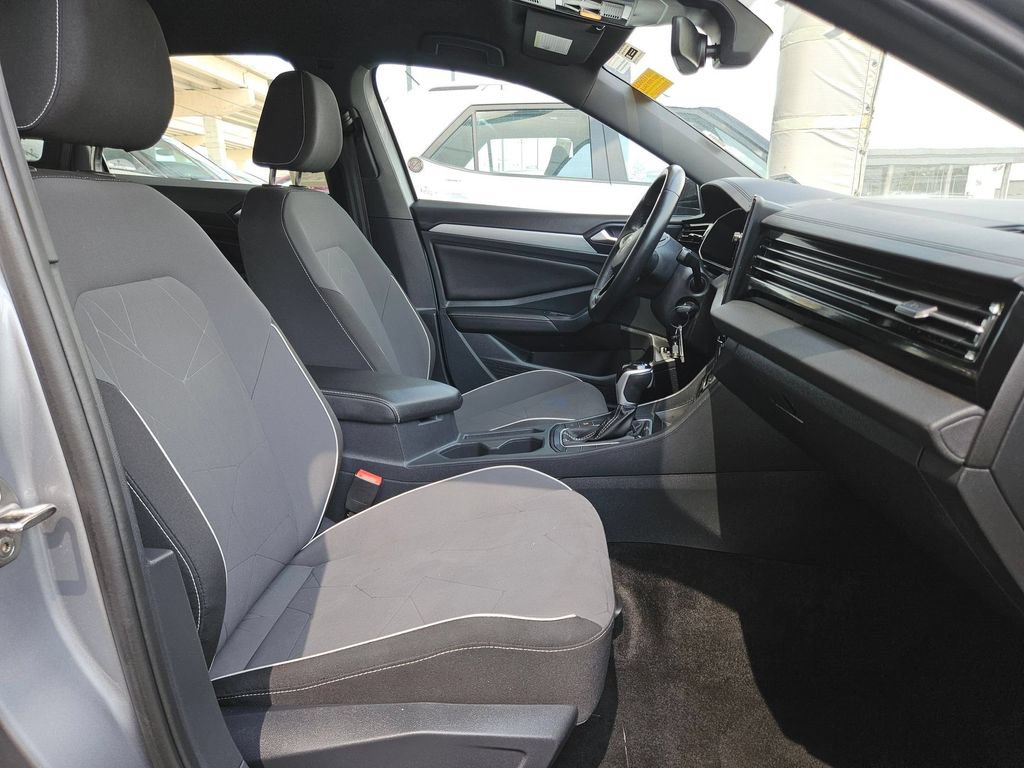 Used 2025 Volkswagen Jetta Sport FWD image 22