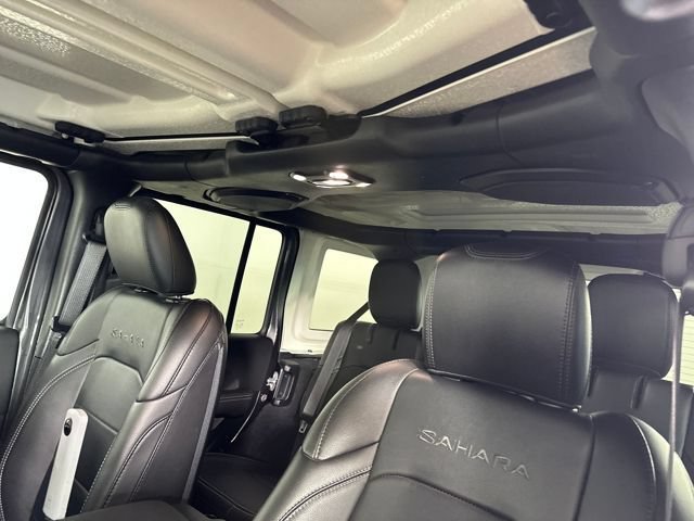 Used 2023 Jeep Wrangler Unlimited Sahara w/ Cold Weather Group AWD/4WD image 12
