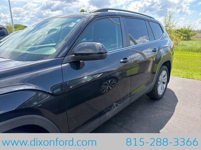 Used 2023 Volkswagen Atlas SE AWD/4WD image 2