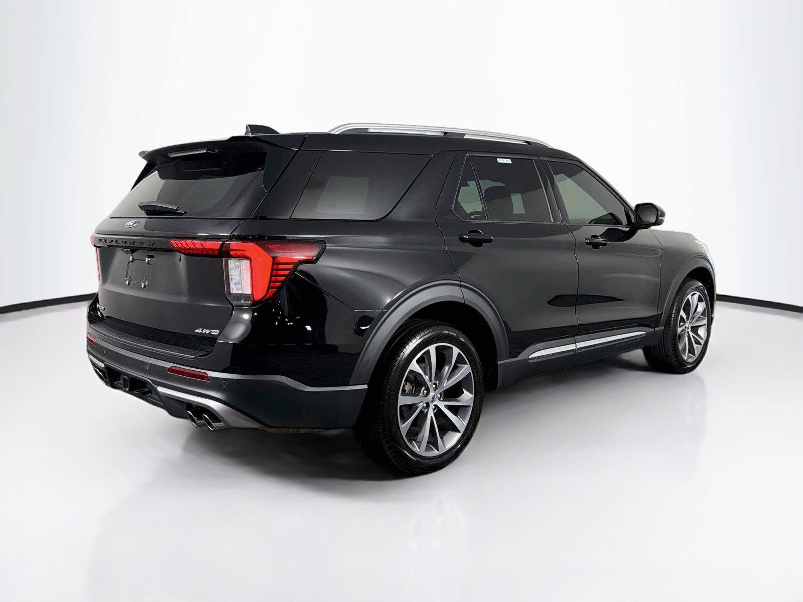Used 2025 Ford Explorer Platinum w/ Ultimate Package AWD/4WD image 11