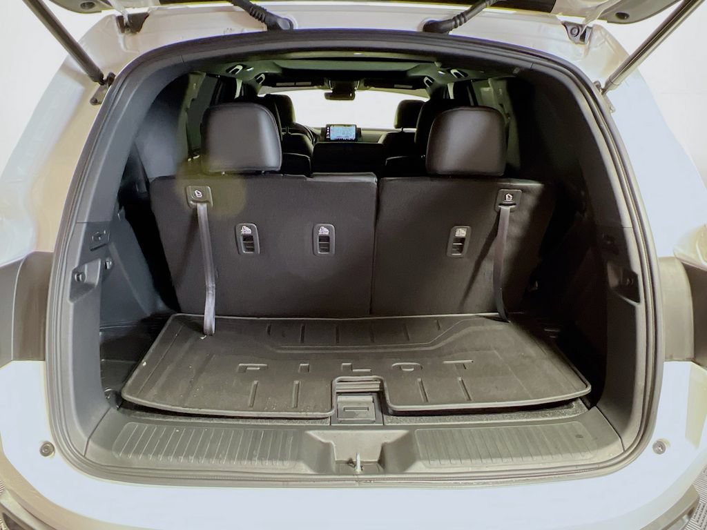 Used 2025 Honda Pilot Black Edition image 23