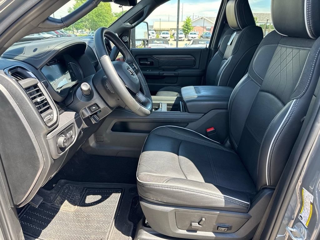 Used 2026 RAM 3500 Limited AWD/4WD image 11