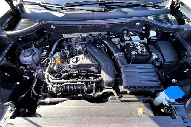 Used 2024 Volkswagen Taos SE image 30