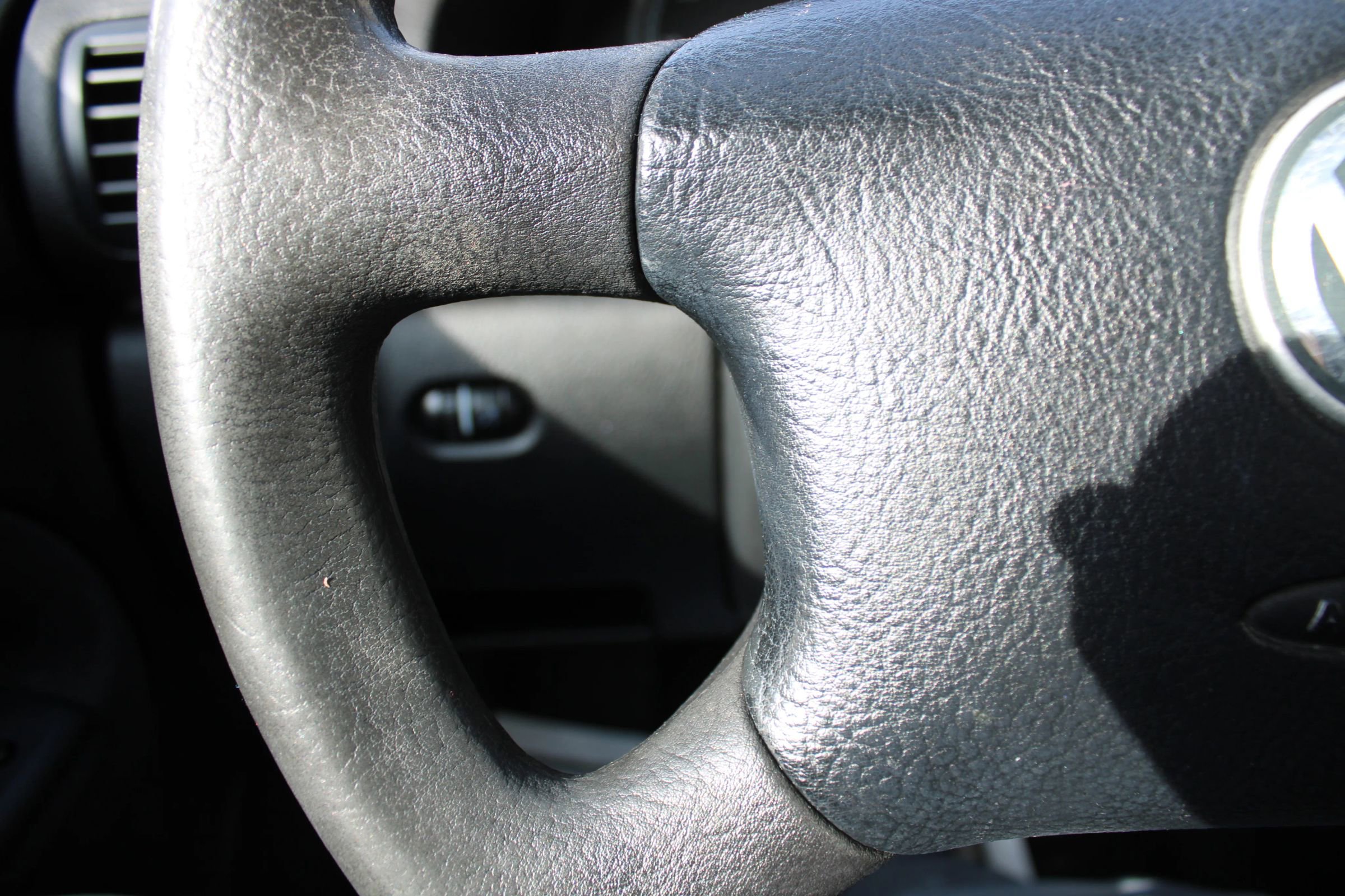 Used 2004 Volkswagen Passat GLS image 9