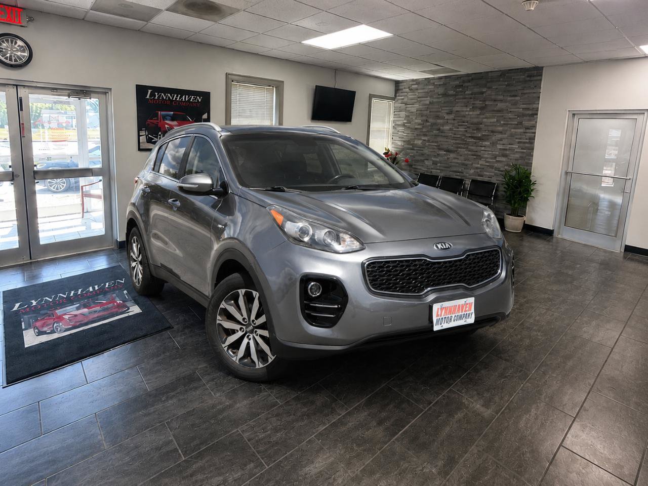 Used 2017 Kia Sportage EX w/ EX Premium Package AWD/4WD image 2