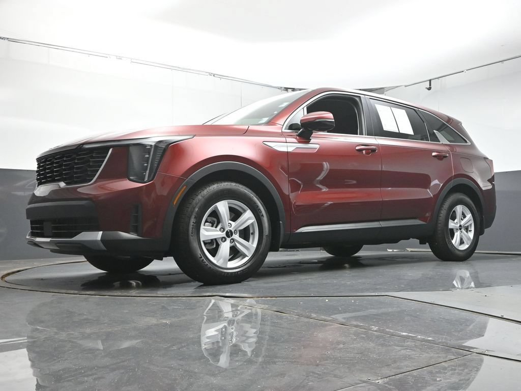 Used 2025 Kia Sorento LX FWD image 35