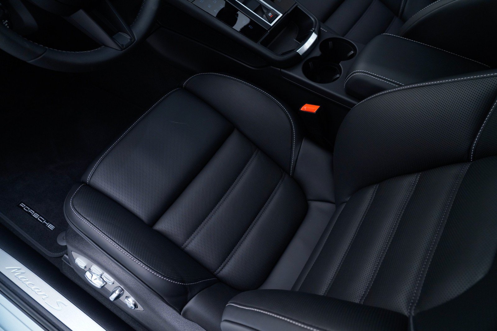 New 2026 Porsche Macan S AWD/4WD image 17