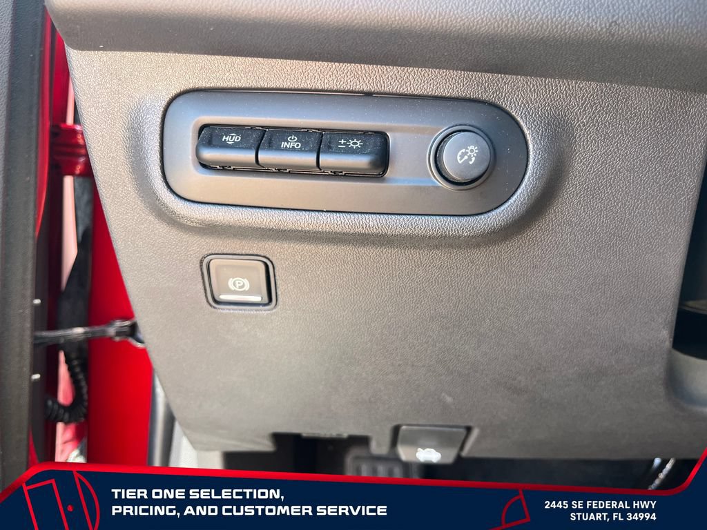 Used 2024 GMC Terrain SLT w/ Tech Package FWD image 18