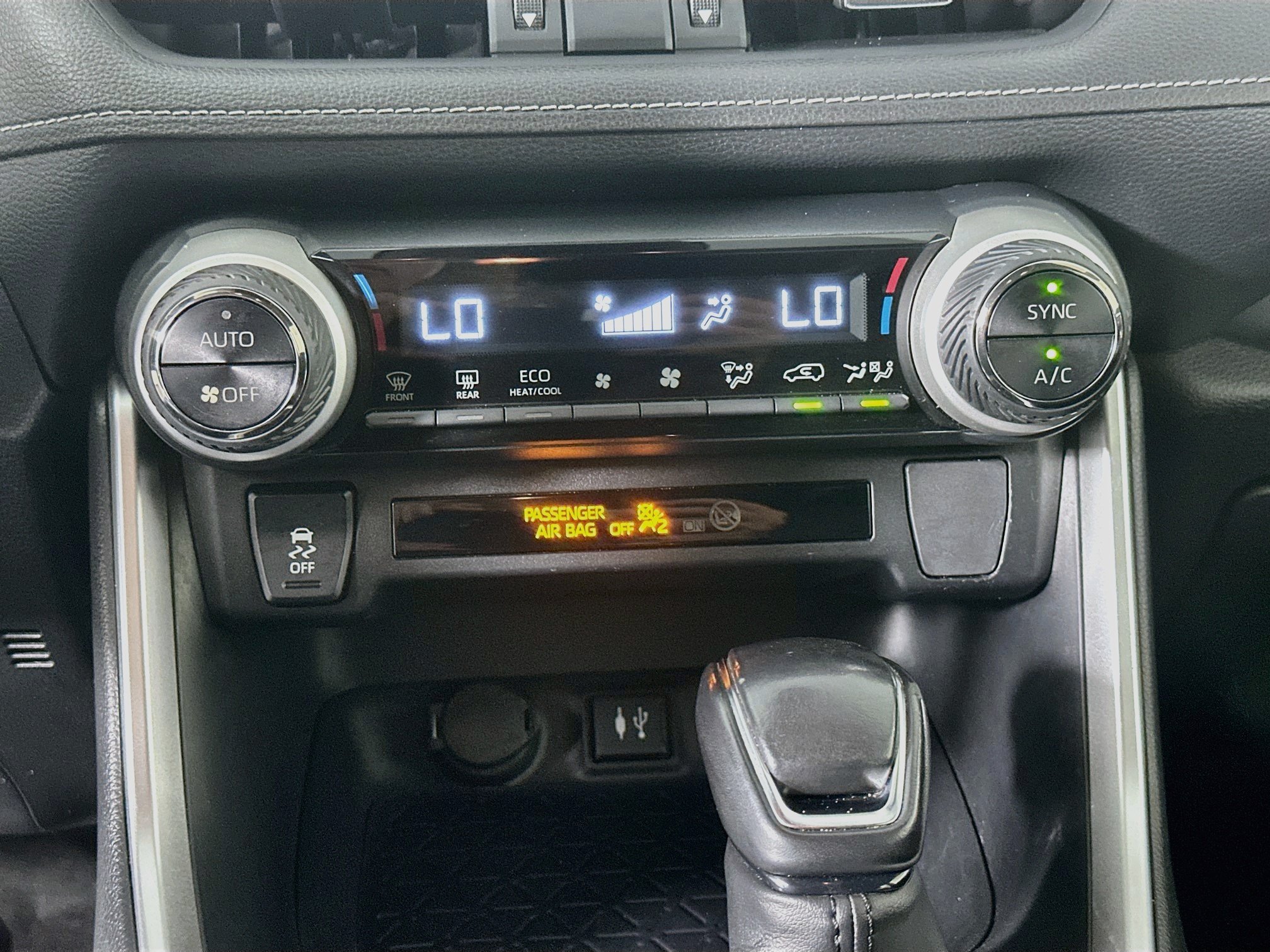 Used 2019 Toyota RAV4 XLE Premium FWD image 23
