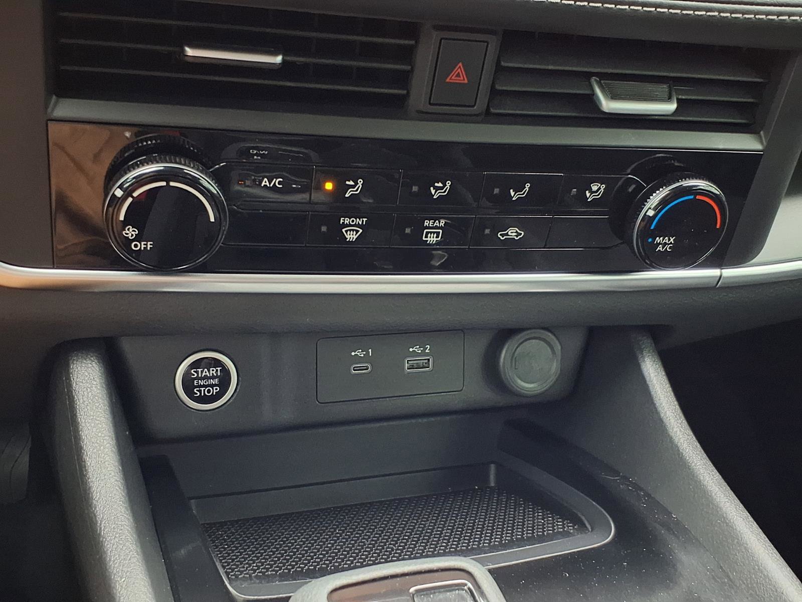 Used 2023 Nissan Rogue S image 19