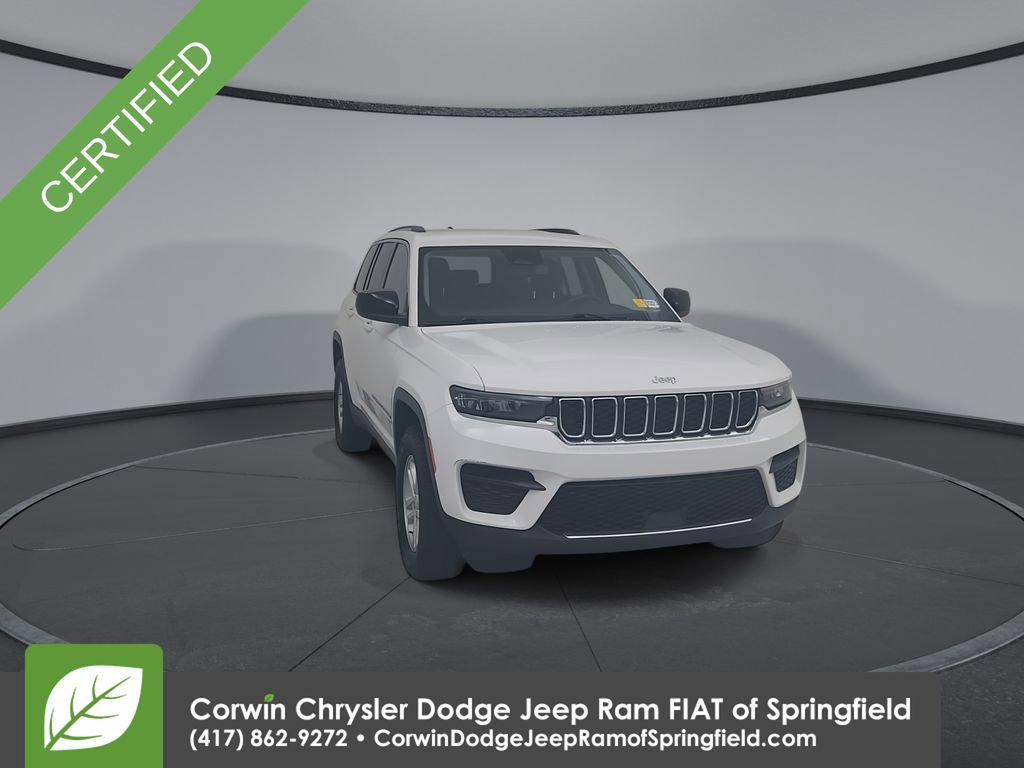 Certified 2023 Jeep Grand Cherokee Laredo image 3
