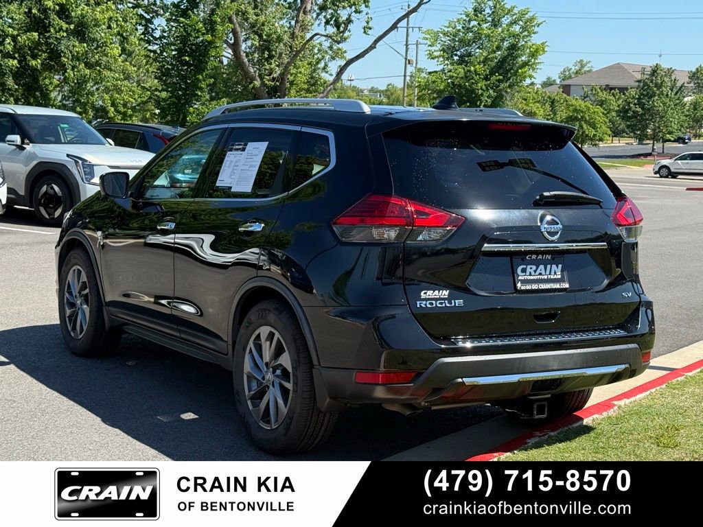 Used 2017 Nissan Rogue SV w/ SV Premium Package FWD image 5