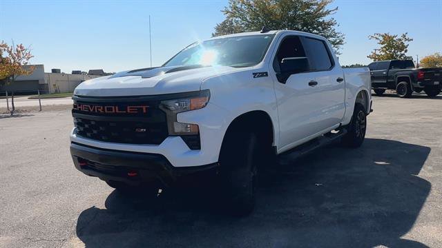 Used 2023 Chevrolet Silverado 1500 Custom Trail Boss w/ LPO, Dark Essentials Package image 4