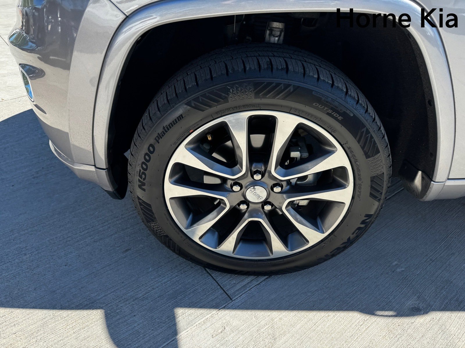 Used 2018 Jeep Grand Cherokee Overland image 8