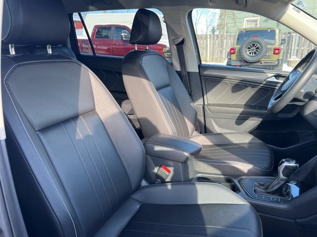 Used 2024 Volkswagen Tiguan SE image 12