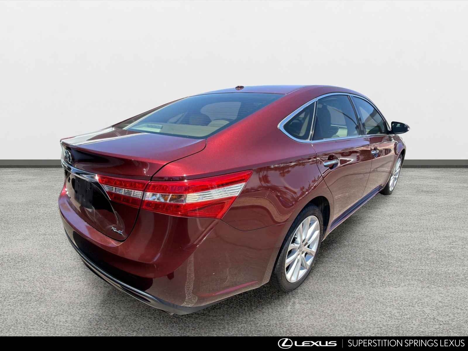 Used 2013 Toyota Avalon XLE Touring FWD image 4
