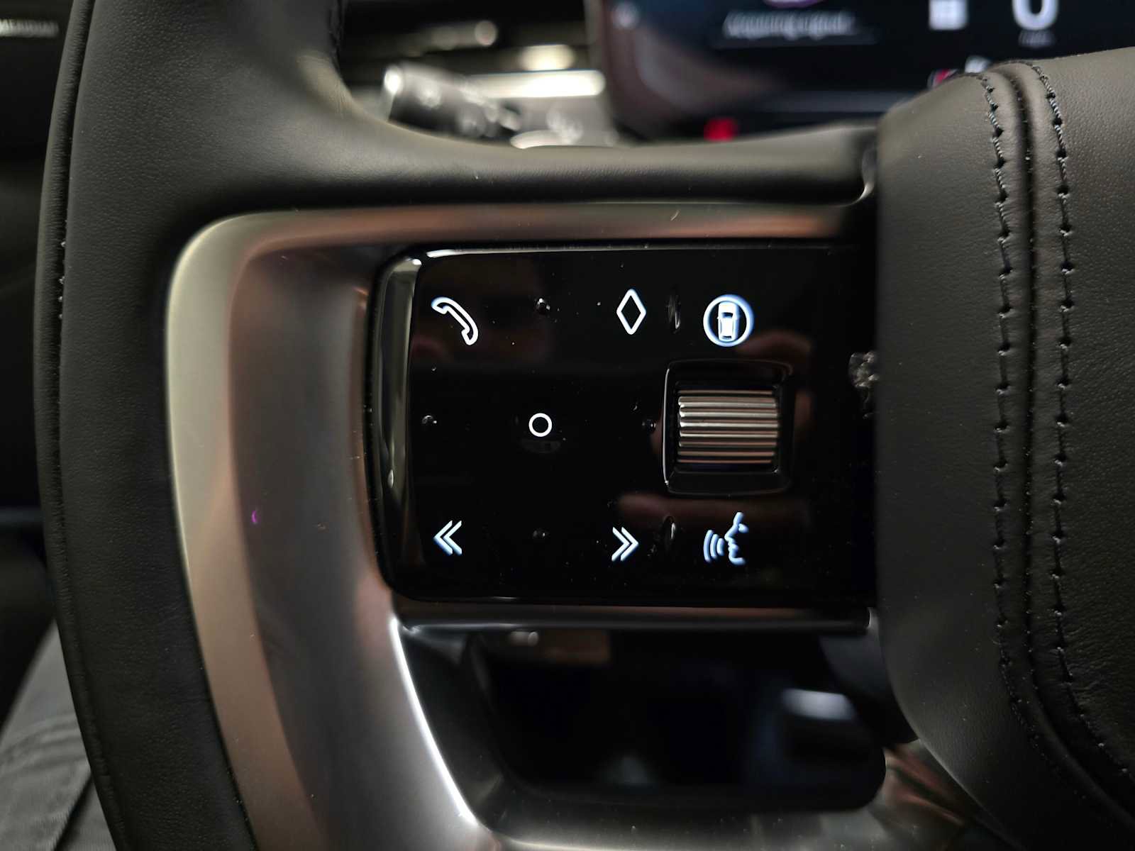 New 2026 Land Rover Range Rover SE image 30