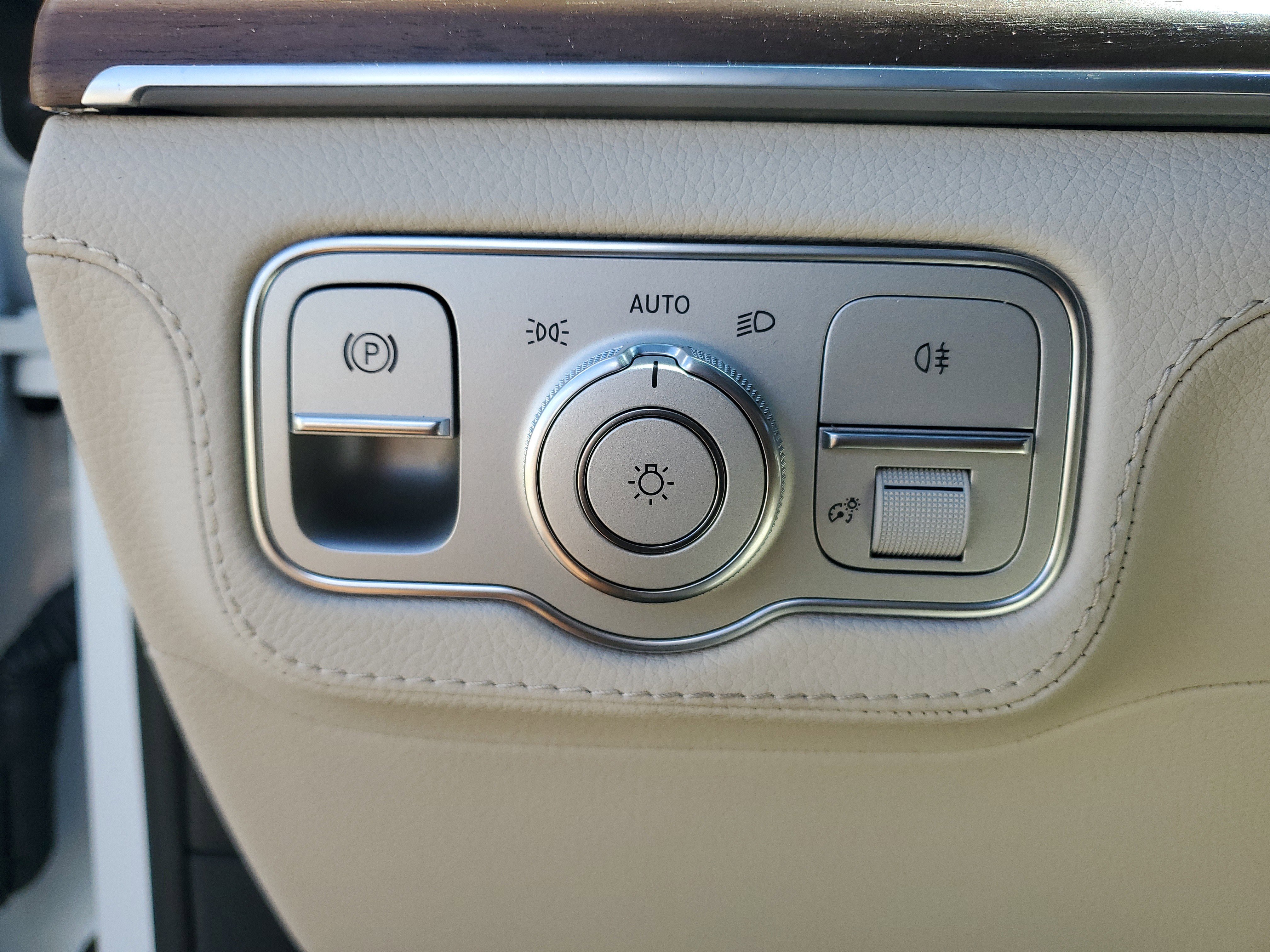 New 2026 Mercedes-Benz GLS 580 4MATIC image 38