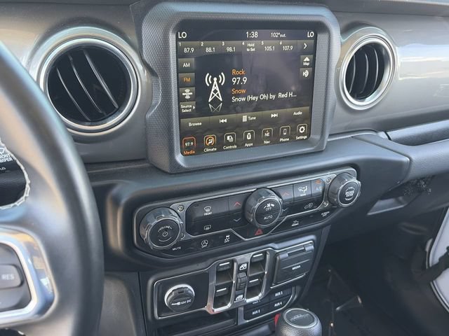 Used 2022 Jeep Gladiator Overland w/ Trailer Tow Package AWD/4WD image 27