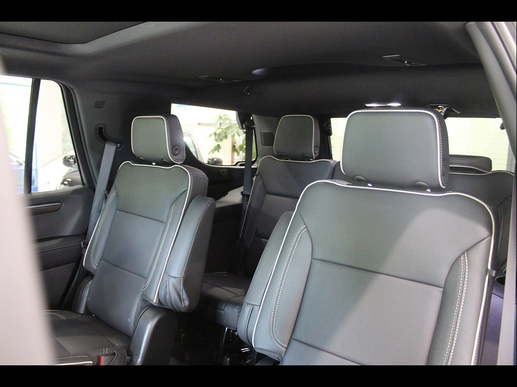 Used 2026 Chevrolet Tahoe Premier w/ Sun And Tow Package AWD/4WD image 17