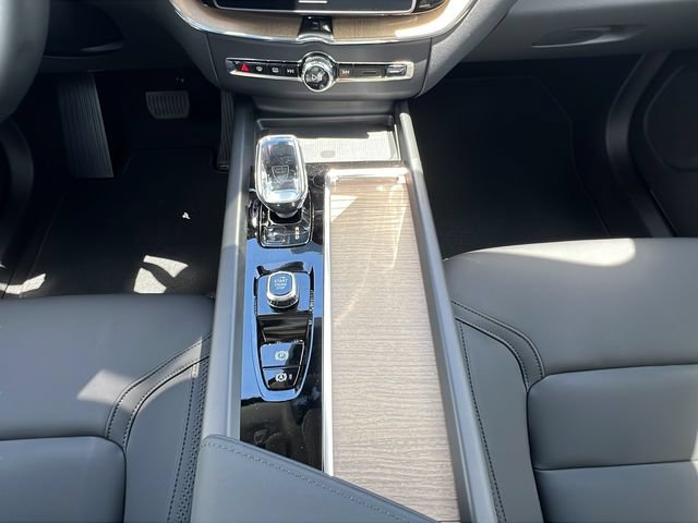 New 2026 Volvo XC60 B5 Plus AWD/4WD image 17