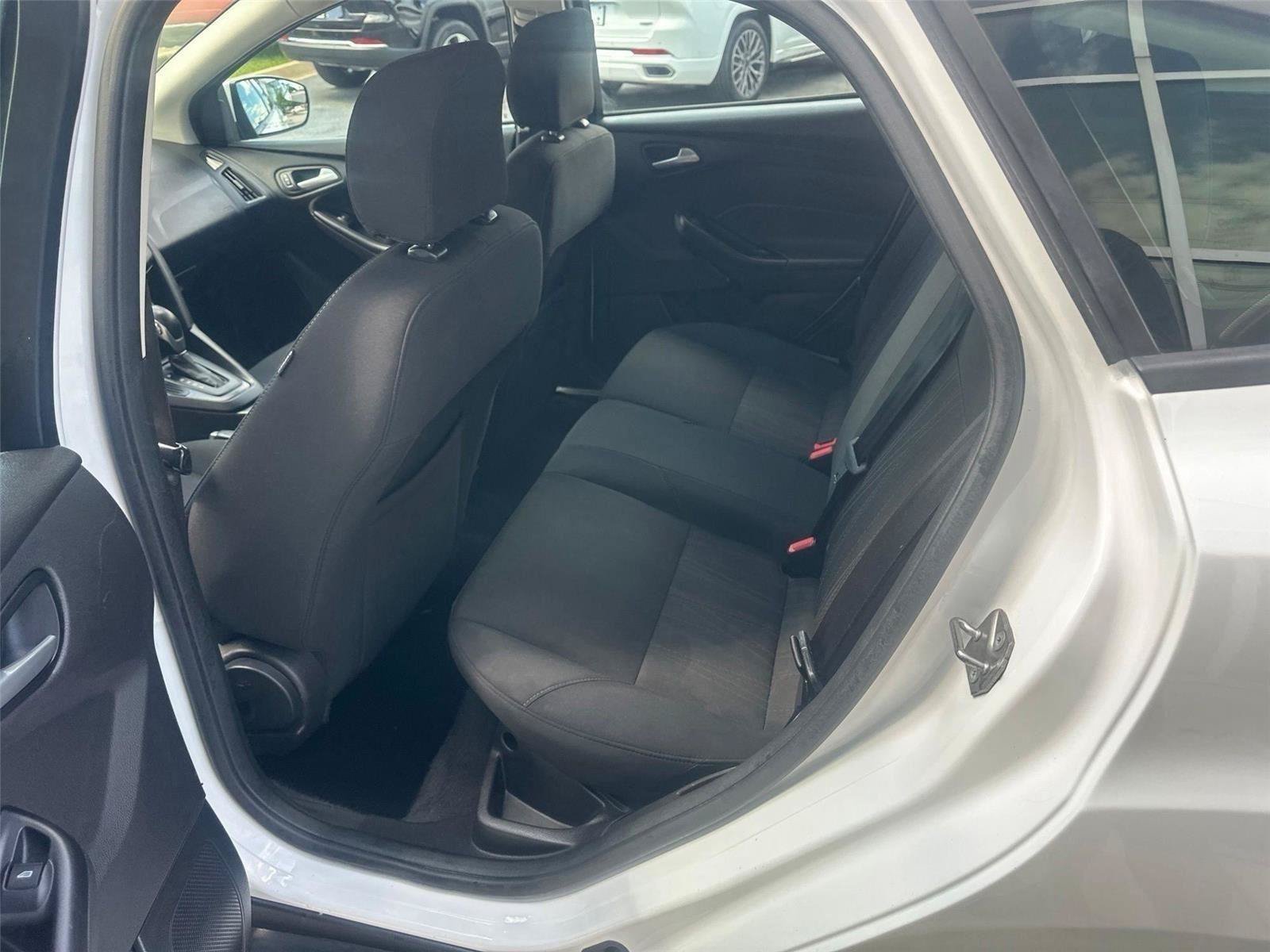 Used 2017 Ford Focus SE FWD image 14