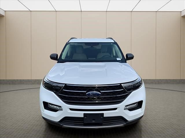Used 2020 Ford Explorer XLT w/ Equipment Group 202A AWD/4WD image 7
