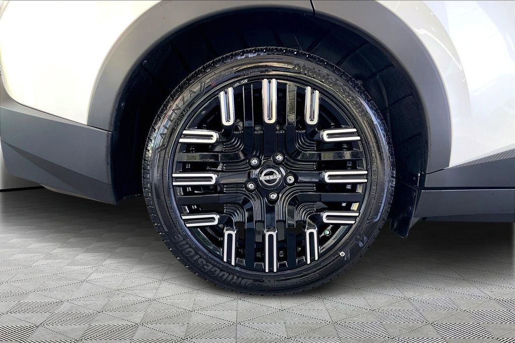 New 2026 Nissan Leaf Platinum+ w/ Floor Mat Package (Platinum+) image 6