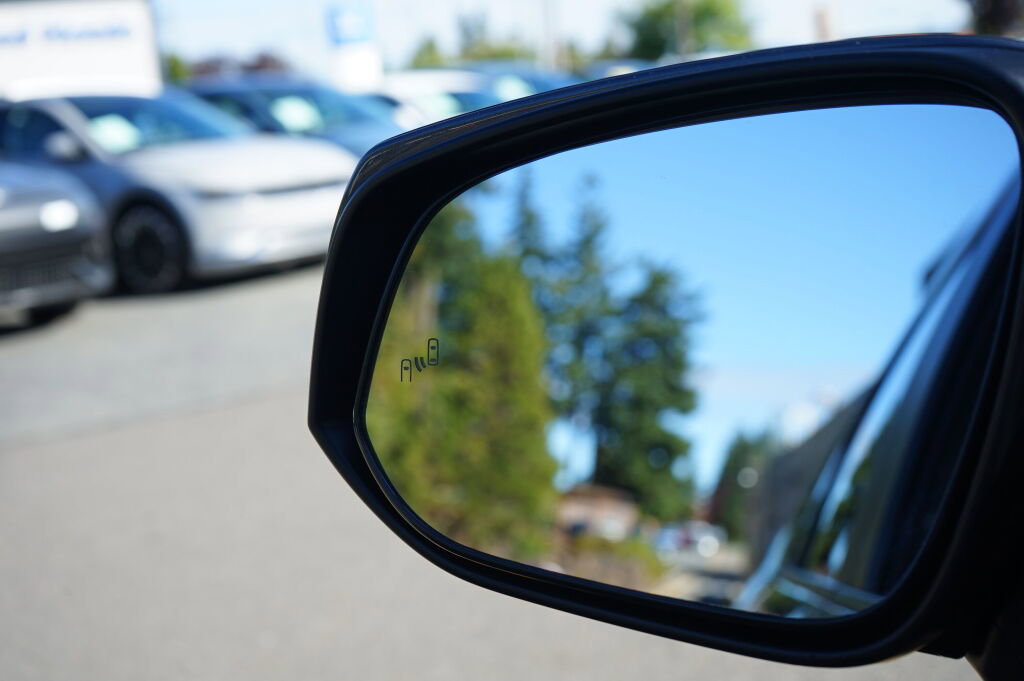 Used 2022 Toyota RAV4 XLE Premium image 26