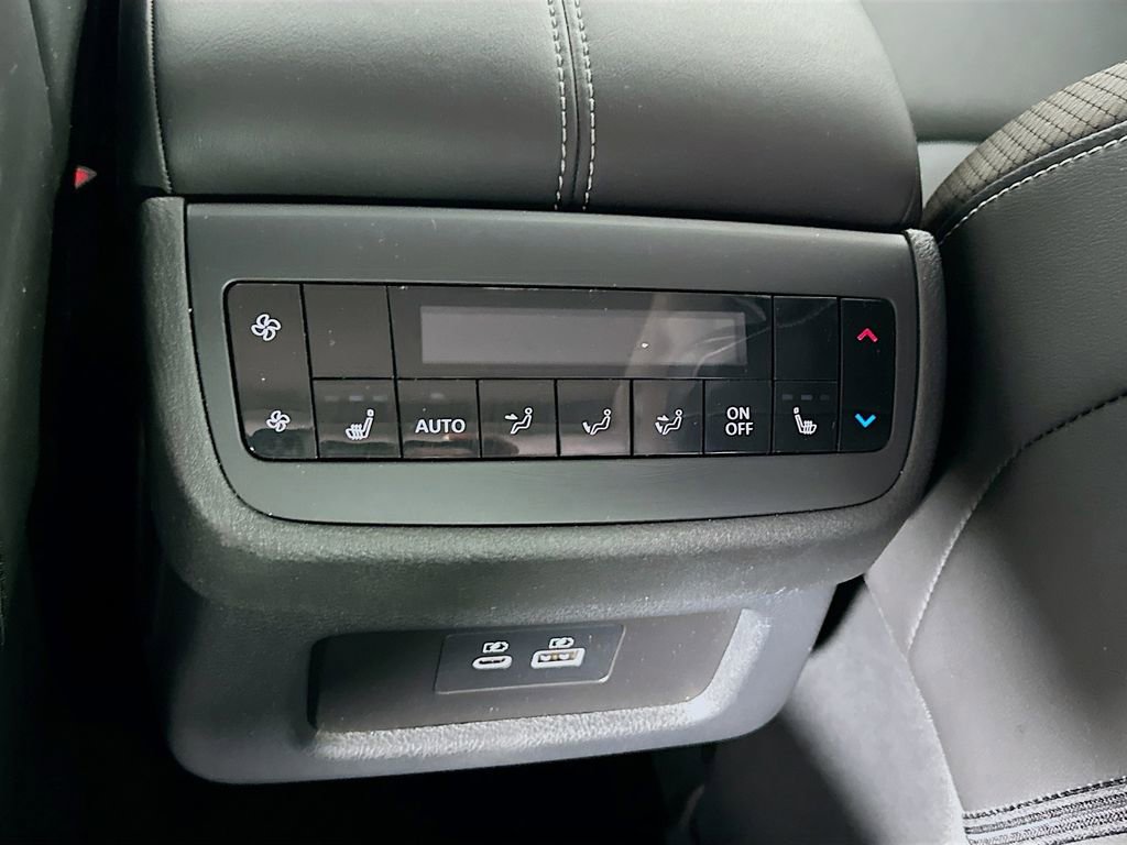 Certified 2025 Nissan Pathfinder SL w/ SL Premium Package AWD/4WD image 35